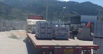 绥化 芝麻白仿形路沿石，直形路沿石