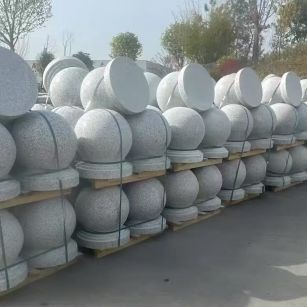 绥化 白麻花岗岩石材圆球，石球，挡车球，隔离球，景观石球，风水球等