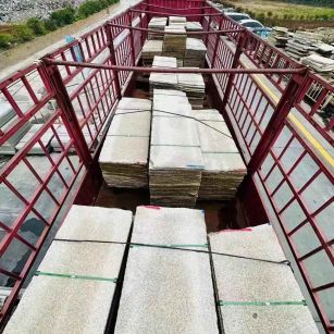 绥化 黄金麻花岗岩荔枝面，光面毛板装车完成