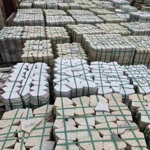 绥化 黄金麻白麻花岗岩荔枝面地铺石(冰裂纹)