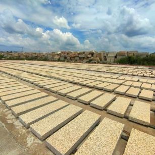 绥化 黄金麻荔枝面花岗岩石材地铺石防护中