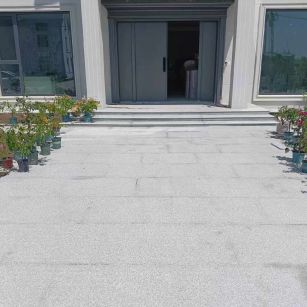 绥化 芝麻白花岗岩地铺石地面铺装