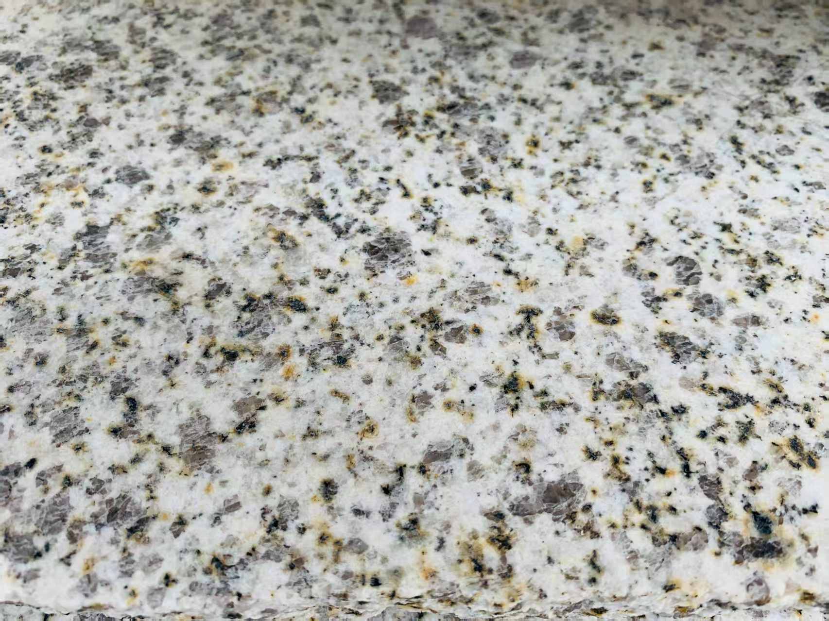 绥化 黄金麻花岗岩石材浅黄光面