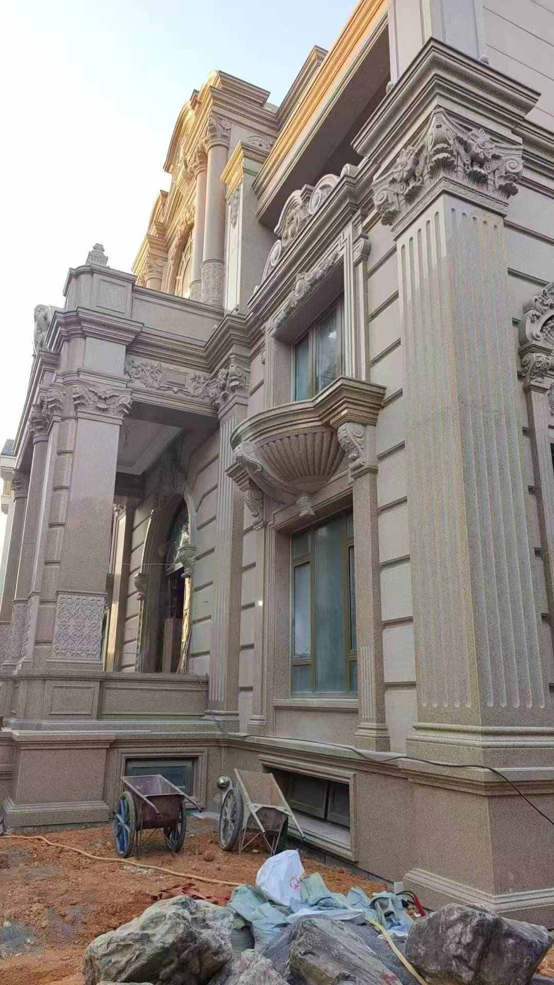 绥化 黄金麻花岗岩光面别墅外墙干挂施工完成