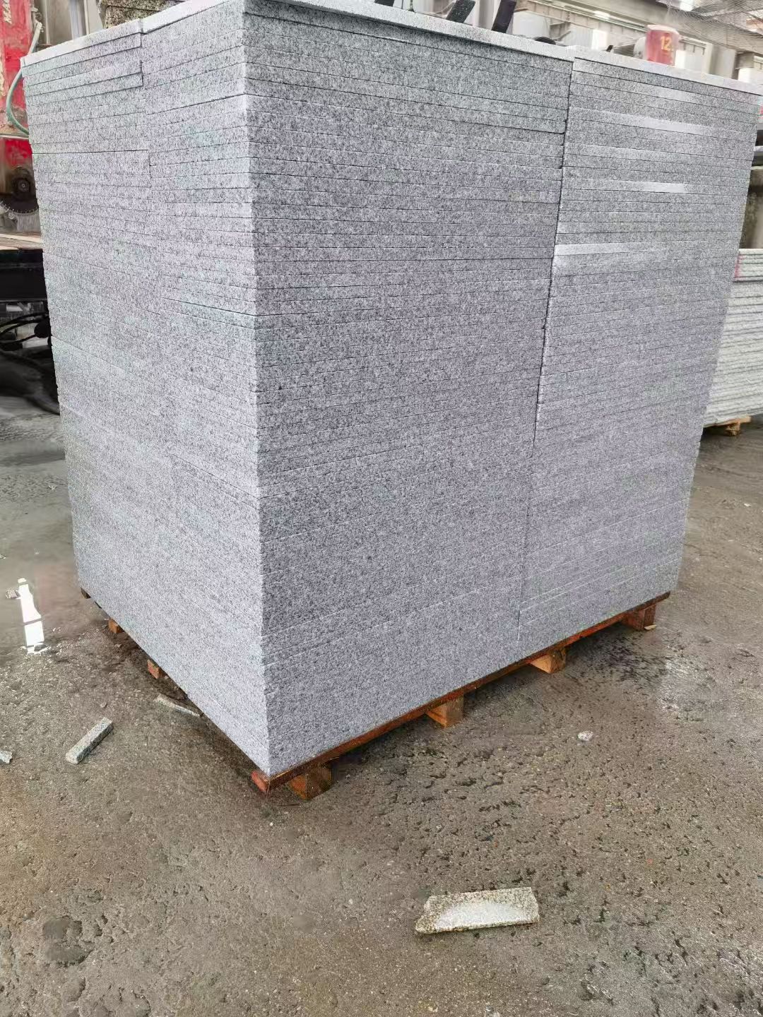 绥化 芝麻白火烧面1.8厚300*600地铺石，尺寸标准，厚薄均匀