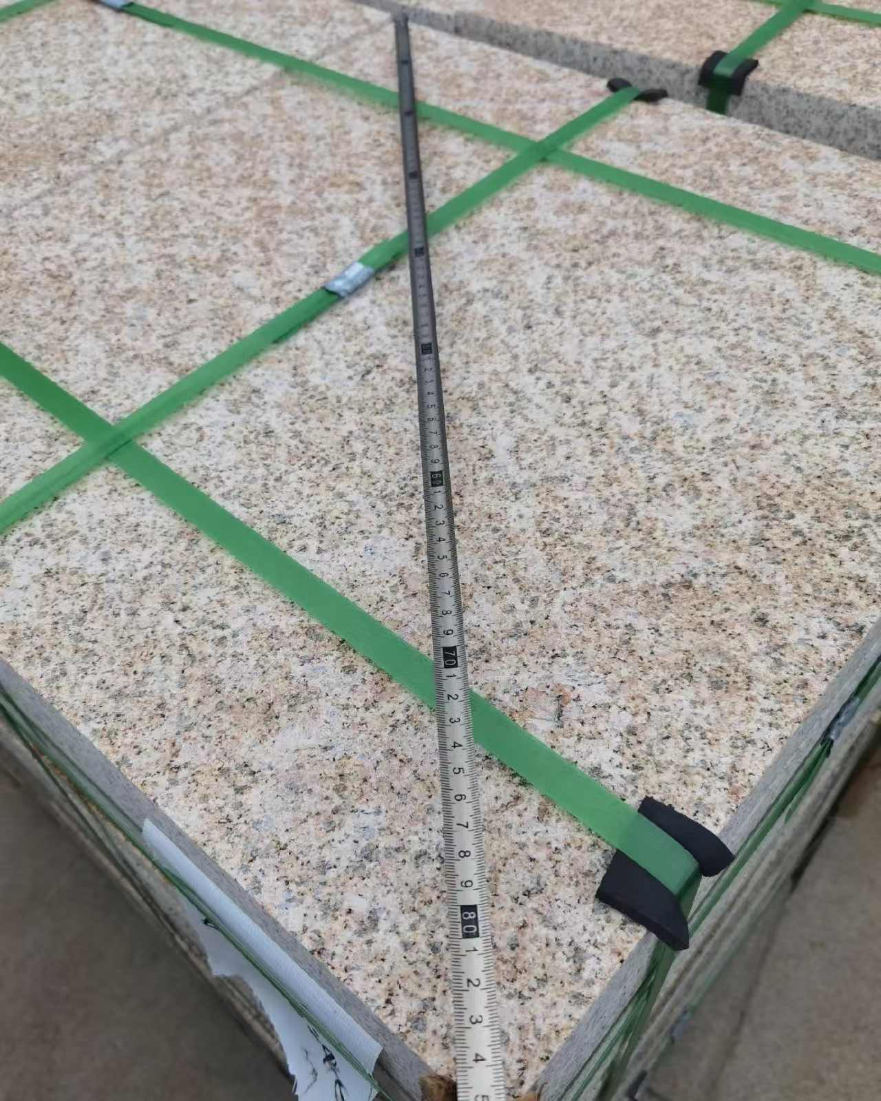 绥化 黄金麻火烧面地铺石