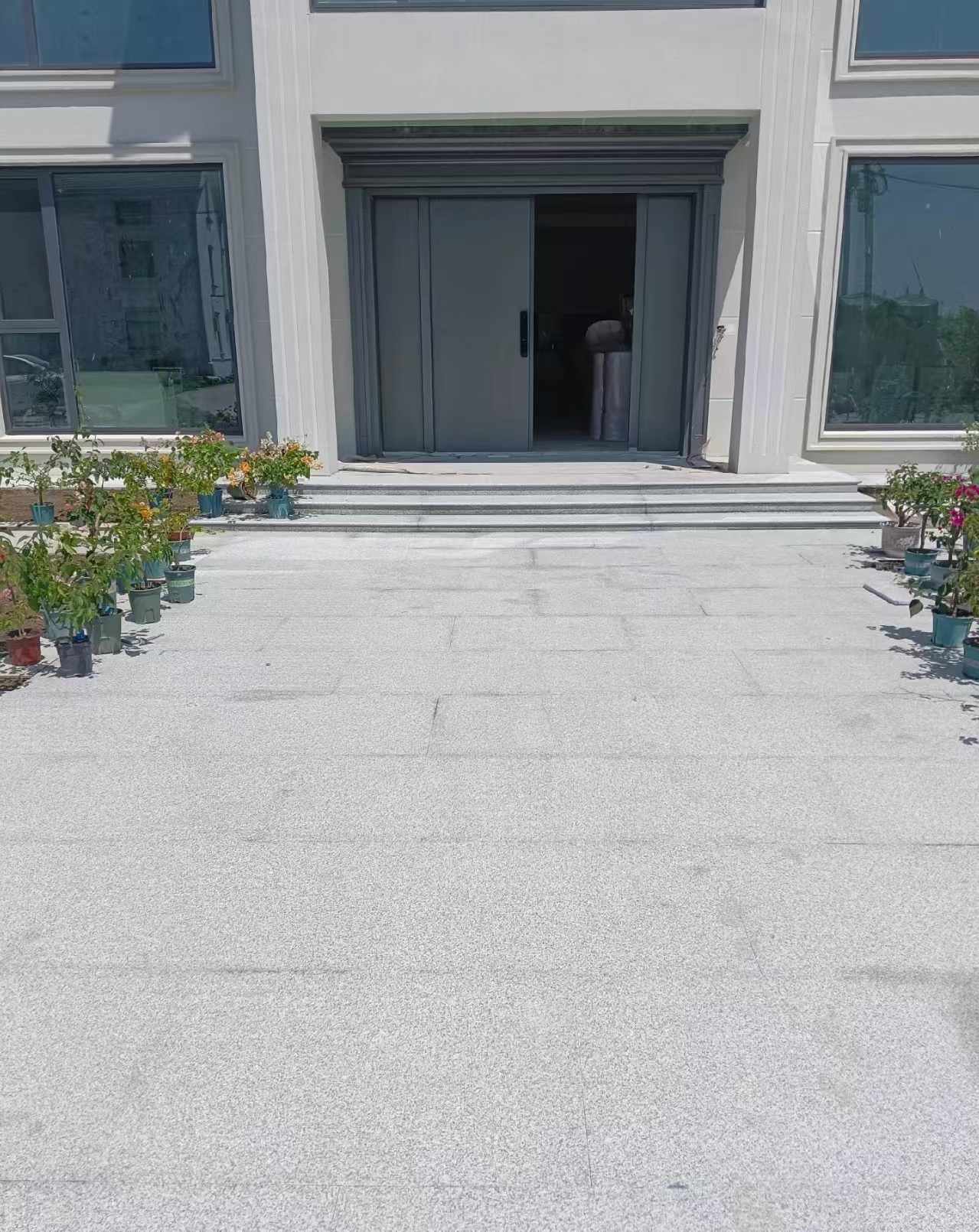 绥化 芝麻白花岗岩地铺石地面铺装