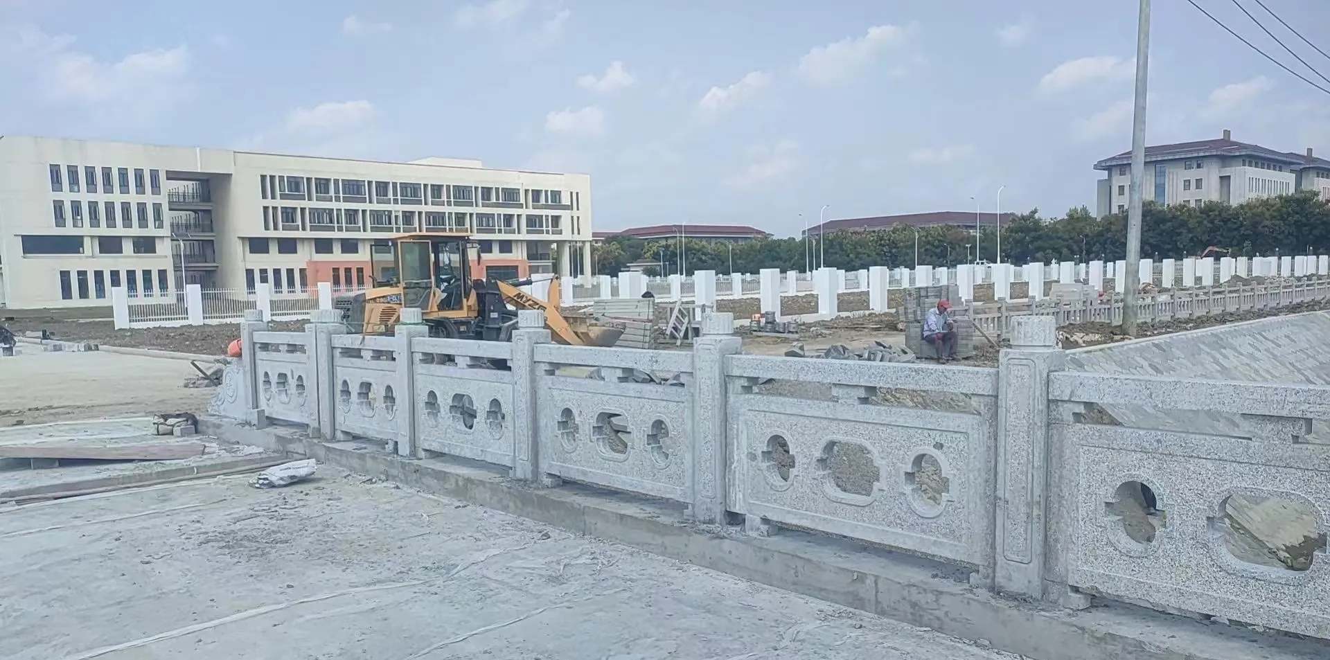 绥化 白麻花岗岩荔枝面河道栏杆