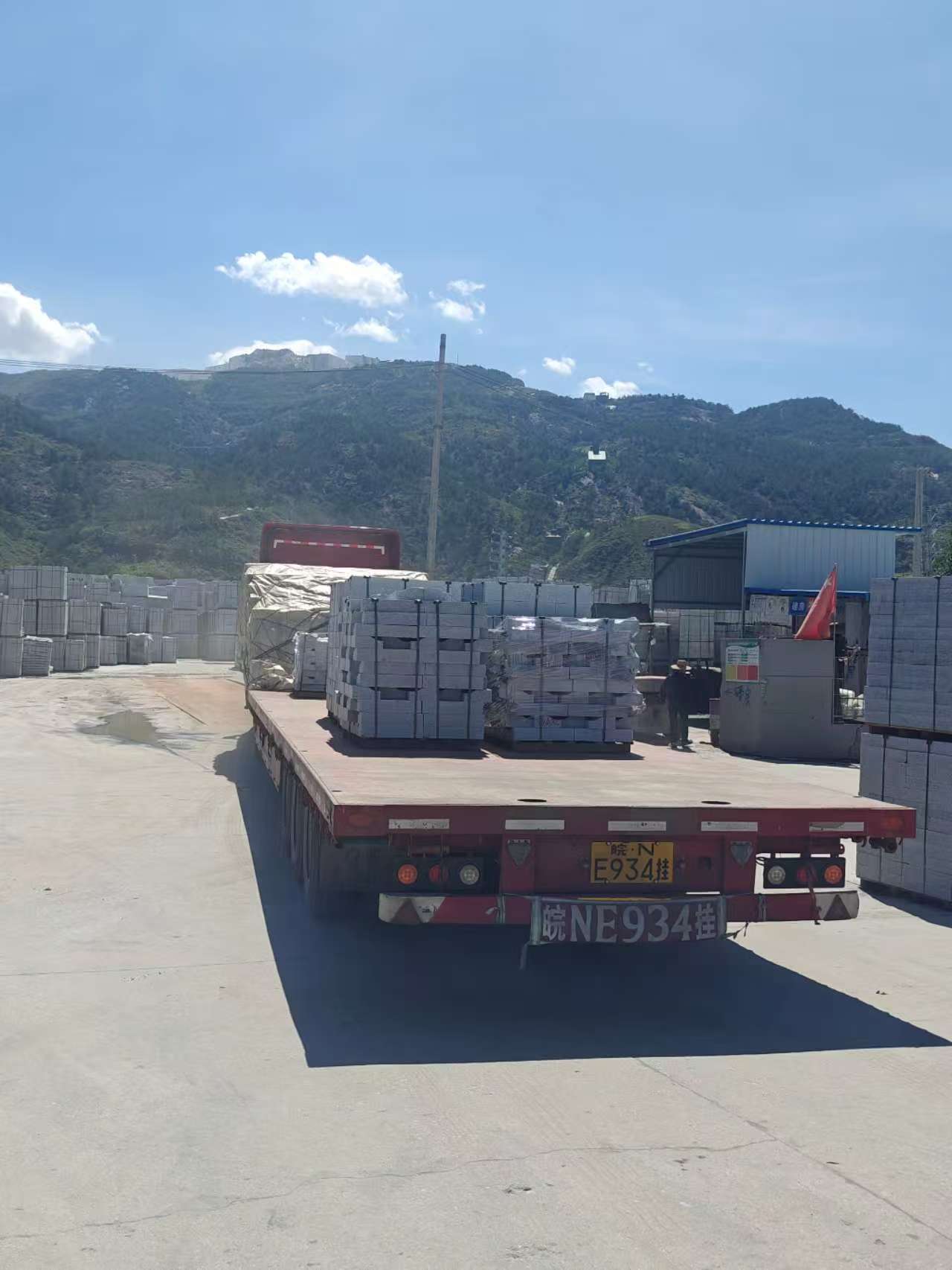 绥化 芝麻白仿形路沿石，直形路沿石