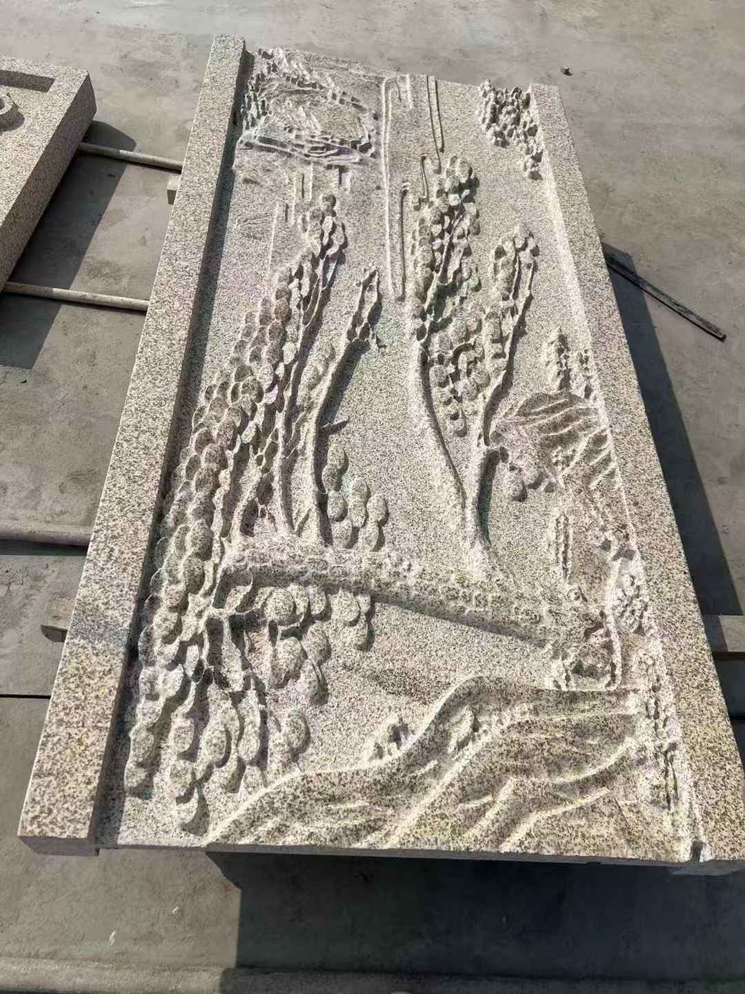 绥化 黄金麻雕刻板浮雕迎客松