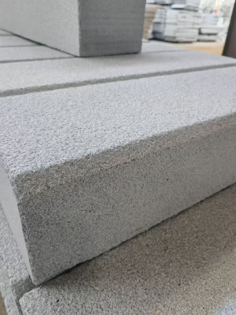 绥化 芝麻灰荔枝面路沿石