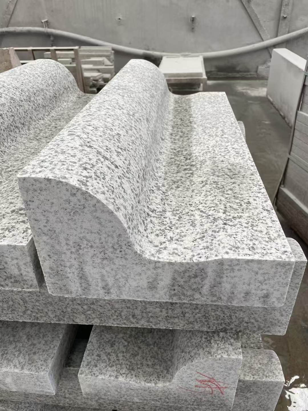 绥化 白麻花岗岩S型路沿石，路侧石，马路牙子等