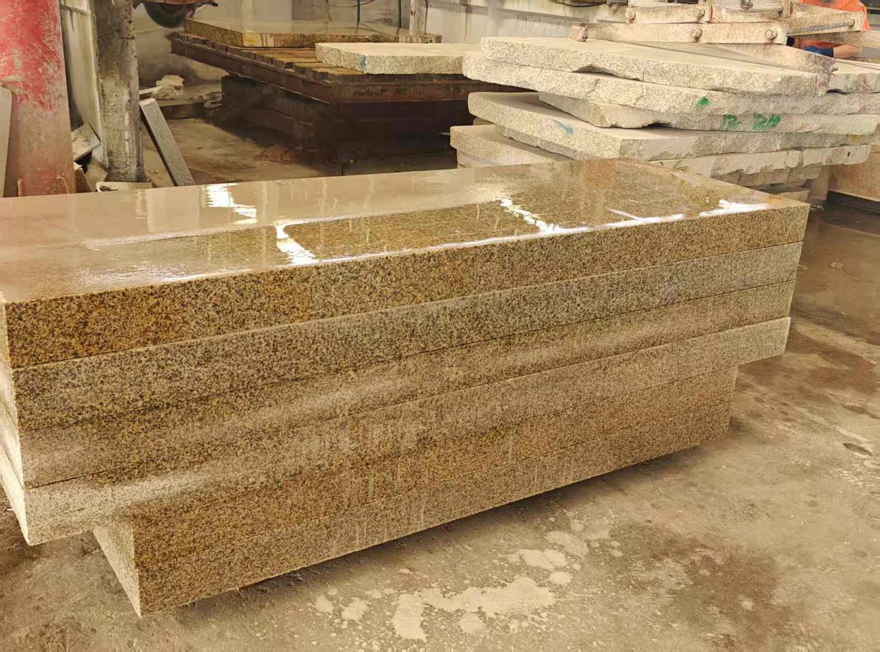 绥化 黄金麻栏杆料半成品加工中