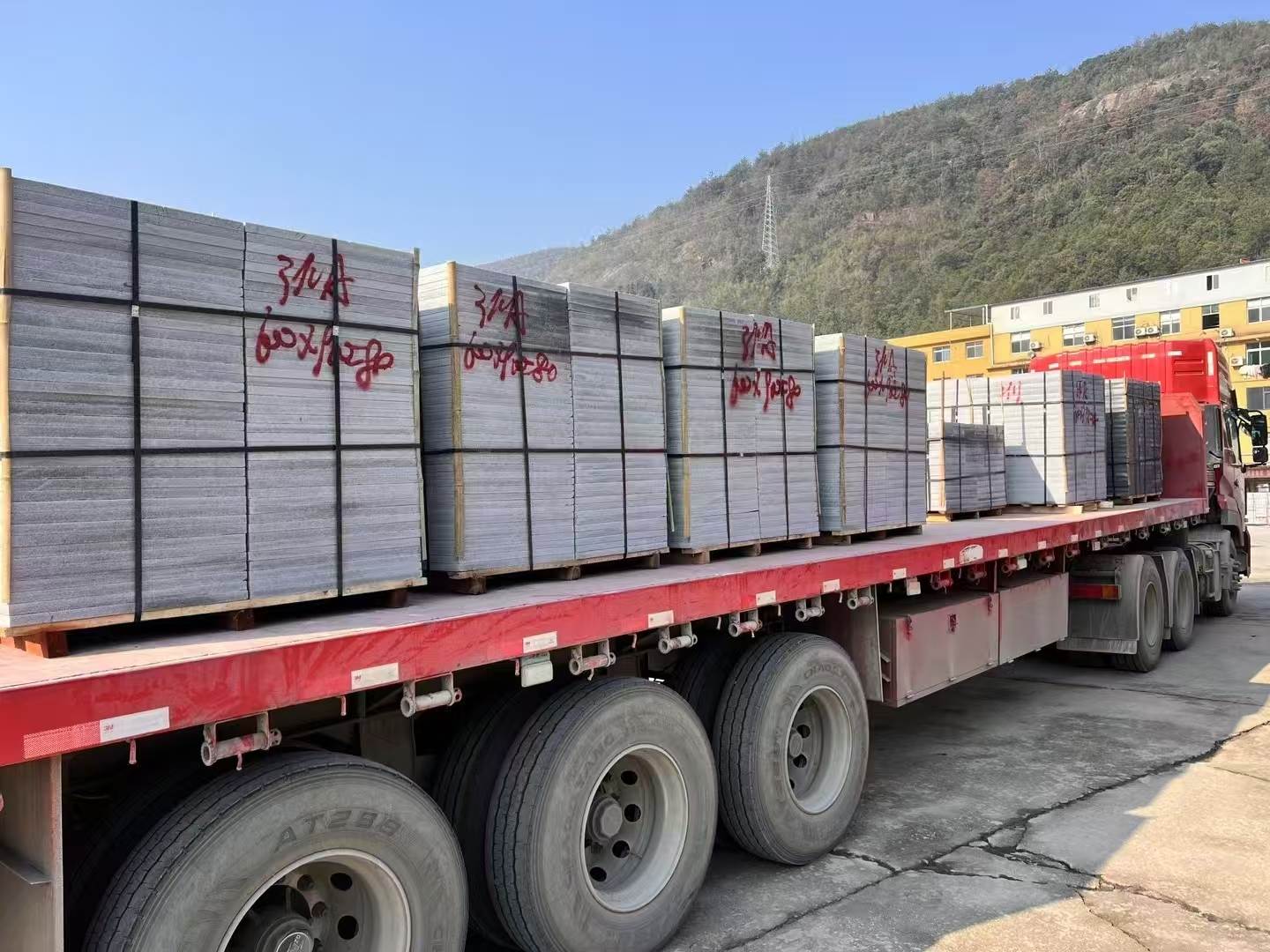 绥化 芝麻灰地铺石出货日常