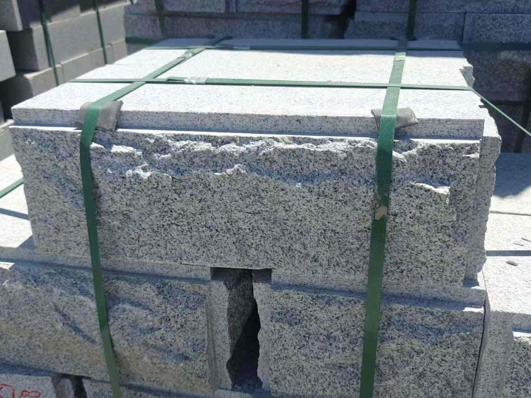 绥化 芝麻白花岗岩自然面成品